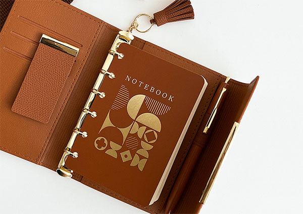 企业年货新选择：笔记本定制设计，传递品牌温度与实用价值